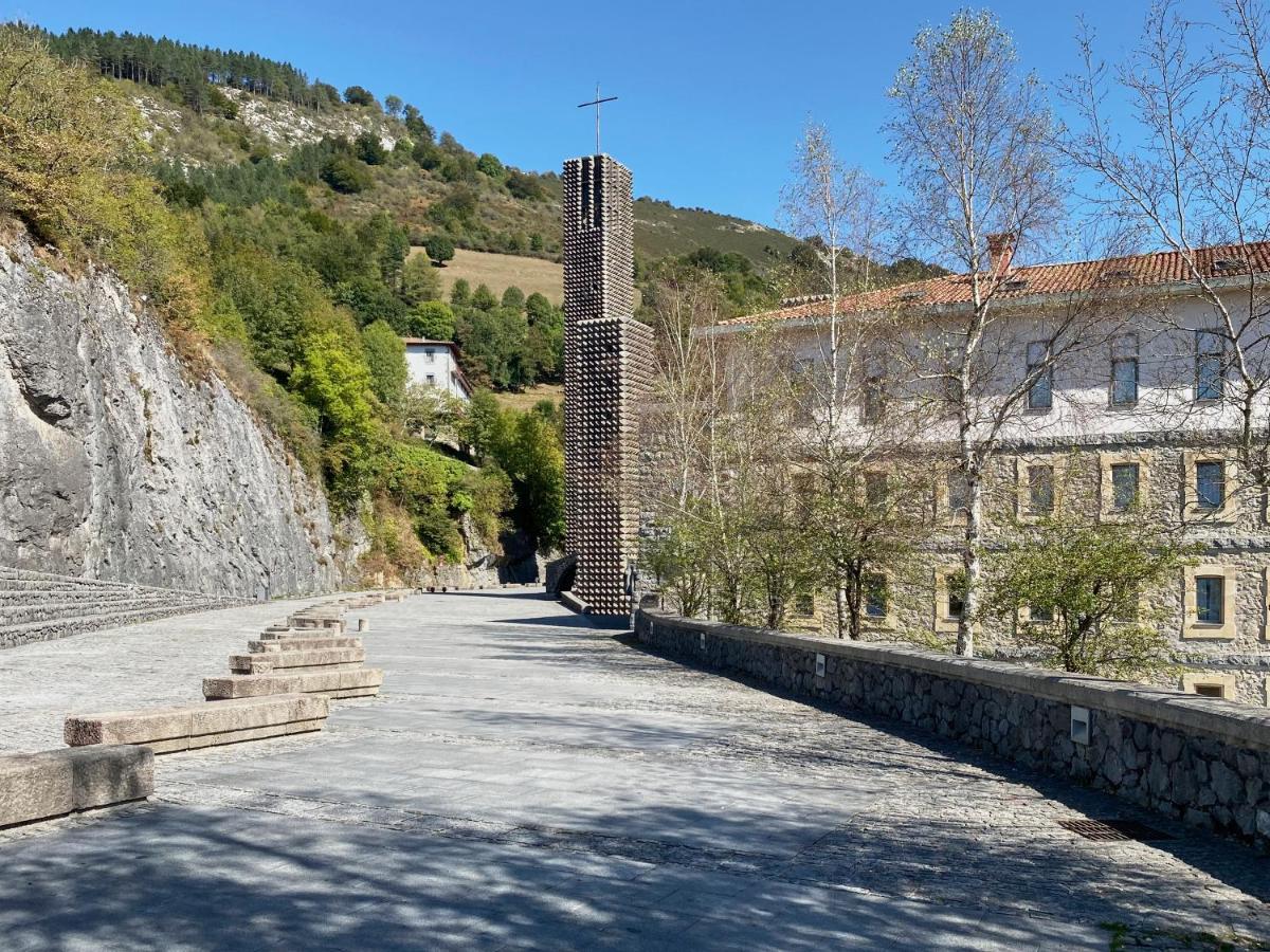 Iraipe Santuario De Arantzazu Hotel Onate Luaran gambar